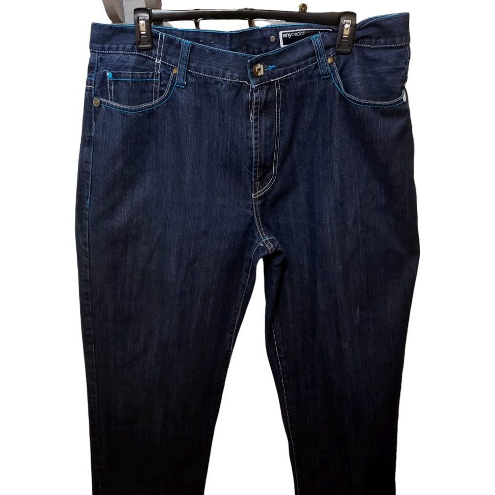 Vintage Enyce relaxed fit denim blue jeans with designs.  Size 40/32